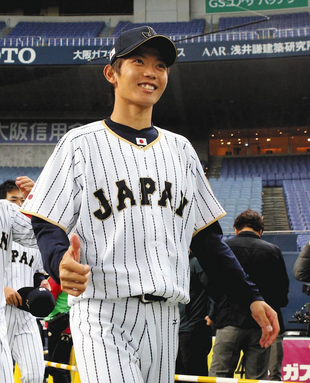 ドラ番記者 12月のナゴヤ球場 外野を黙々と走る岡田の姿があった 昨季は 土屋善文 中日スポーツ 東京中日スポーツ