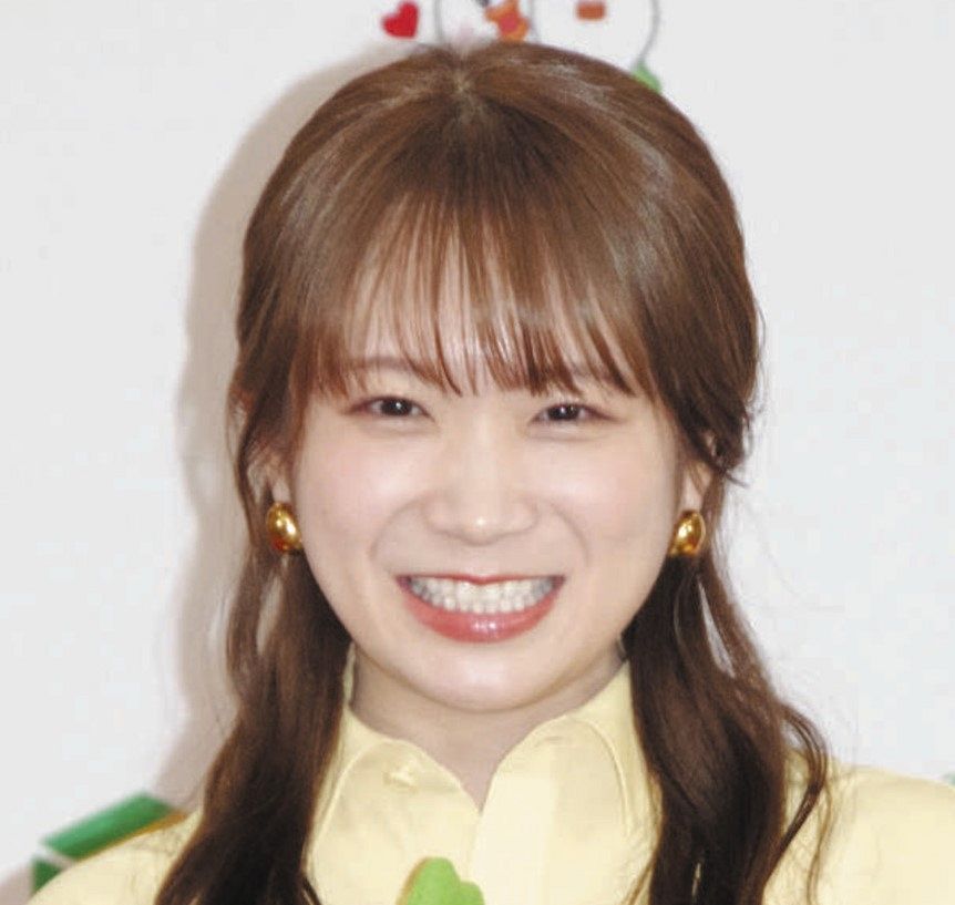 秋元真夏 壁掛けカレンダー 2025-2026 ファンクラブ 未開封品