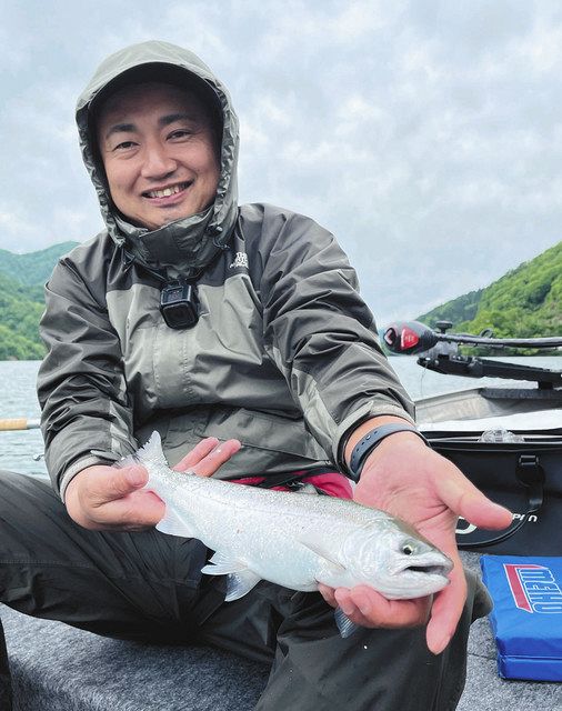 サツキマス的中 福井 九頭竜ダム 中日スポーツ 東京中日スポーツ