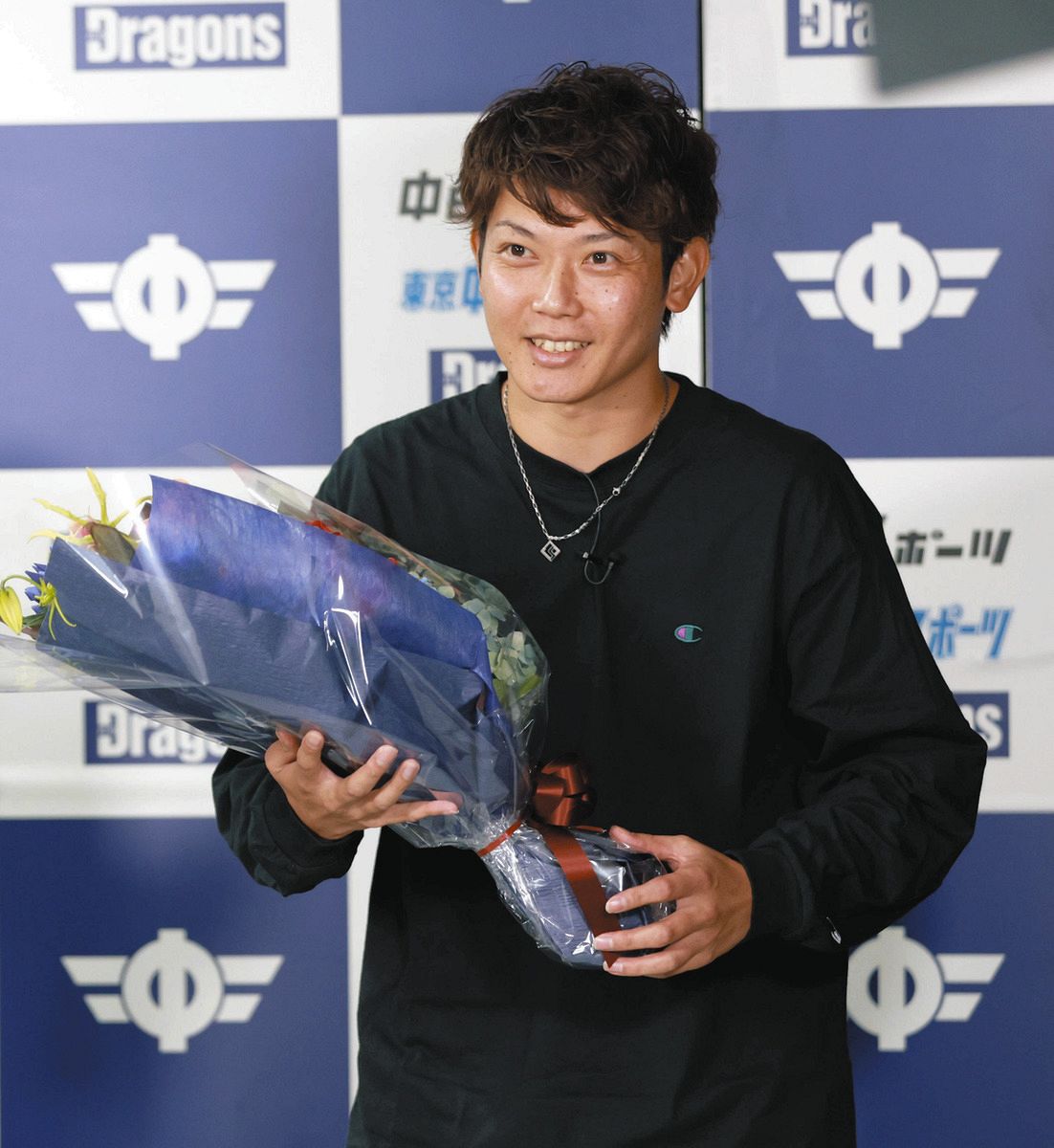 中日、引退の岡田俊哉、金丸に「21番を譲ってよかったと思っている