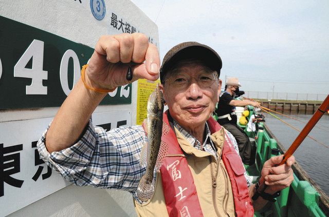 江戸前の釣りの歴史を知るベテラン「やっぱりハゼ釣りは面白いね〜」とうれしそう