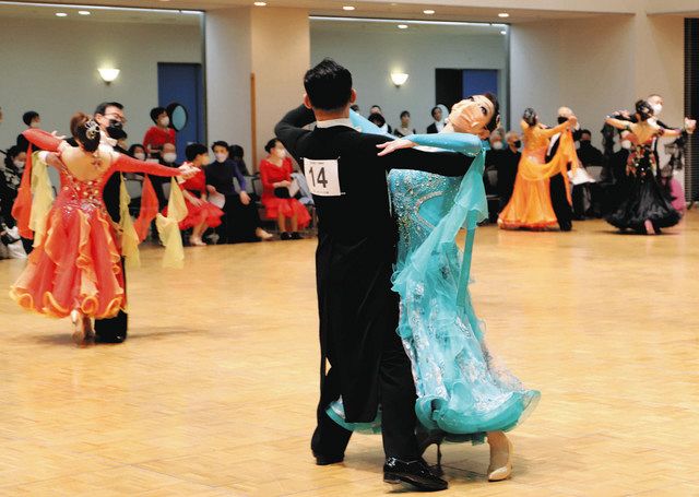 マスク姿でも優雅に 金沢 社交ダンス ：北陸中日新聞Web