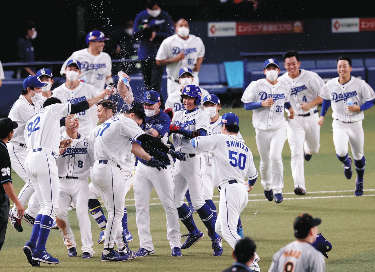 中日、今季4度目のサヨナラ勝ち 巨人に連勝、アリエル・マルティネスが