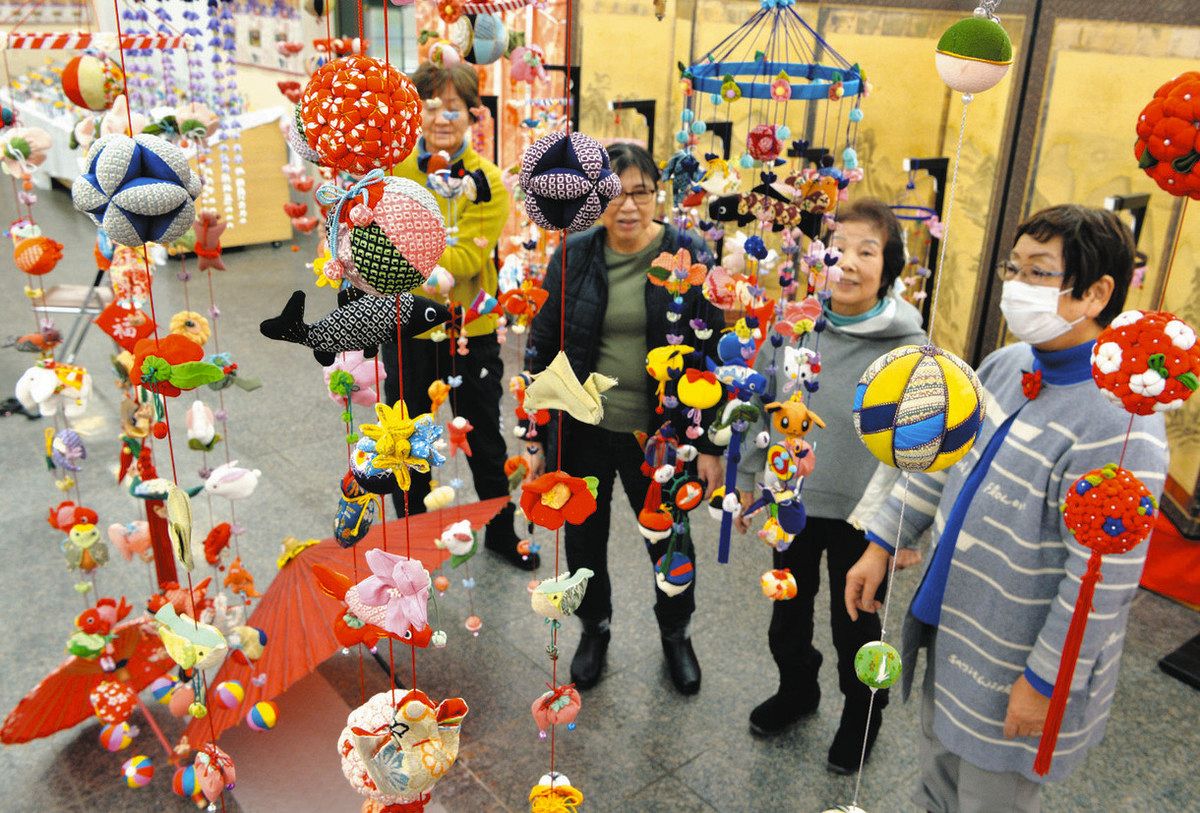 福よ来い！つるし飾り 10回目の節目で解散、飛騨の研究会が展示