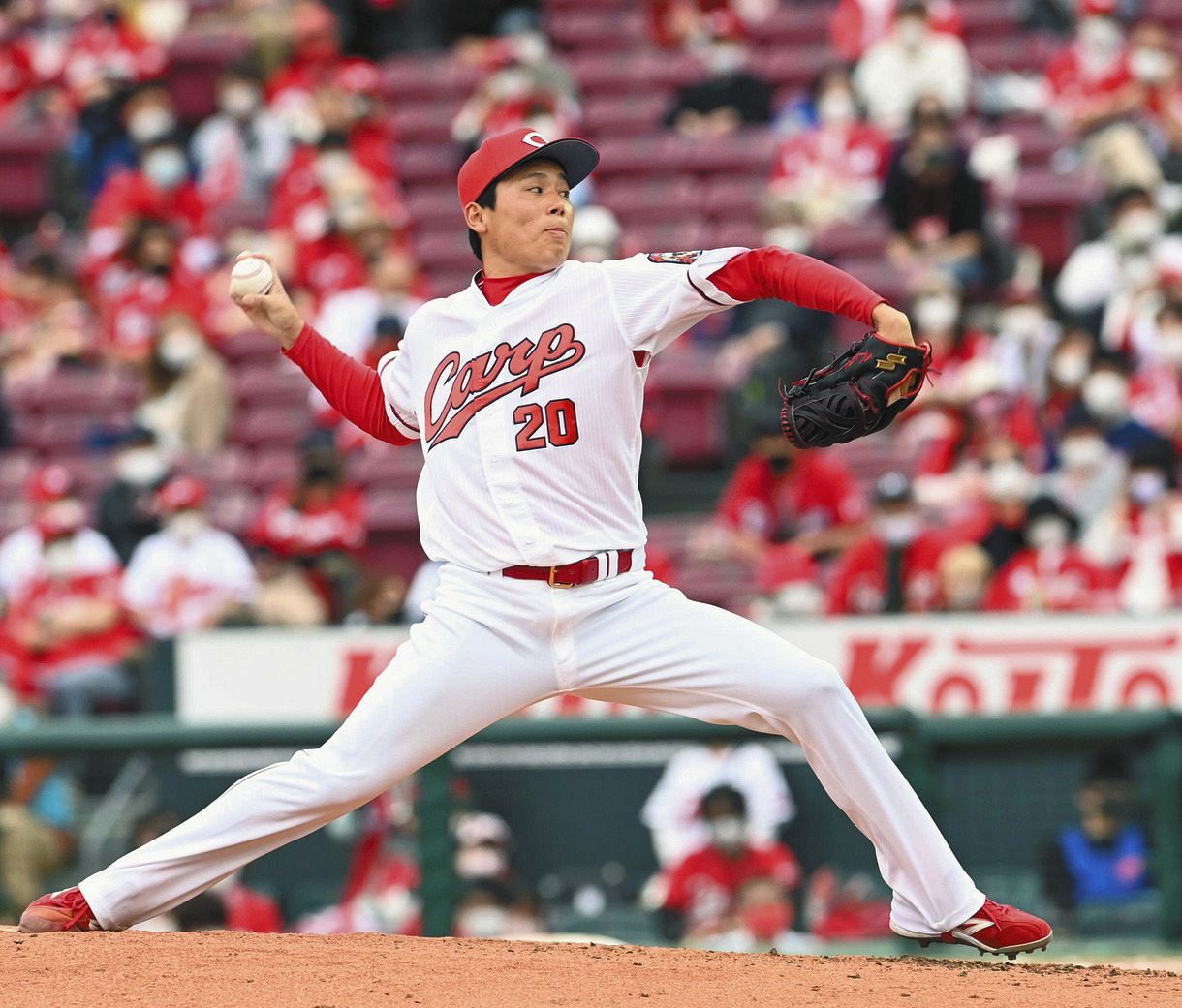 広島 ドラ1位栗林良吏投手が連続無失点の新人記録を15試合に更新 初のイニングまたぎでリーグトップタイの9セーブ目 中日スポーツ 東京中日スポーツ 広島 ドラ1位栗林良吏投手が連続無失点の新人記録を15試合に更新 初のイニングまたぎでリーグトップタイの9セーブ目 中日スポーツ 東京中日スポーツ