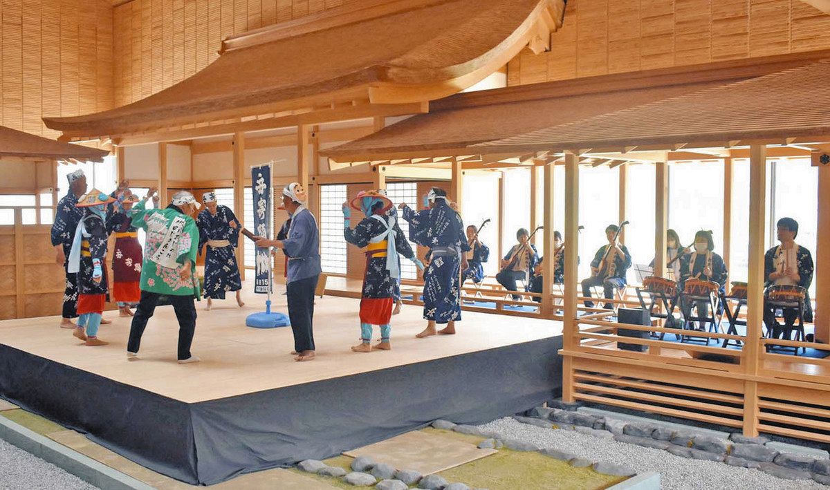 朝倉当主の館で「舟寄踊」 勇壮に：日刊県民福井Web