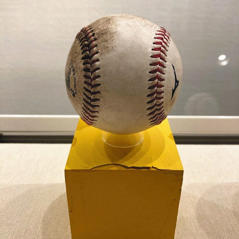 阪神】2年目・西純矢のプロ初勝利ボールを甲子園歴史館で展示 母への