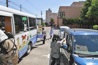 福井市５図書館 始動 ２館でドライブスルー 日刊県民福井web