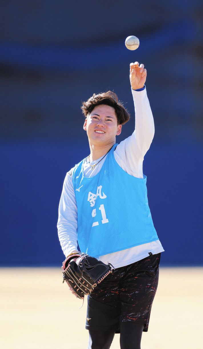 中日1位・金丸夢斗、「ここまでやりたいことは順調にクリア」キャンプ