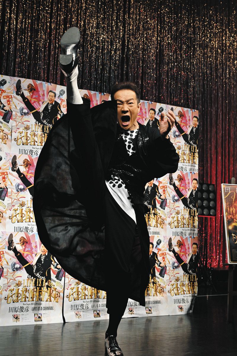 田原俊彦 ◇田原俊彦、ハイキック!熱唱!新曲イベントで「熱すぎ