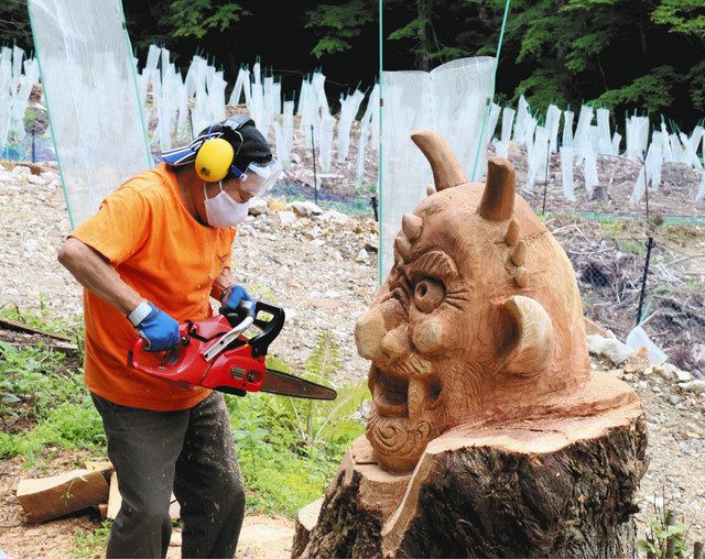 奥三河点描＞ 東栄町・チェーンソーアート：中日新聞Web