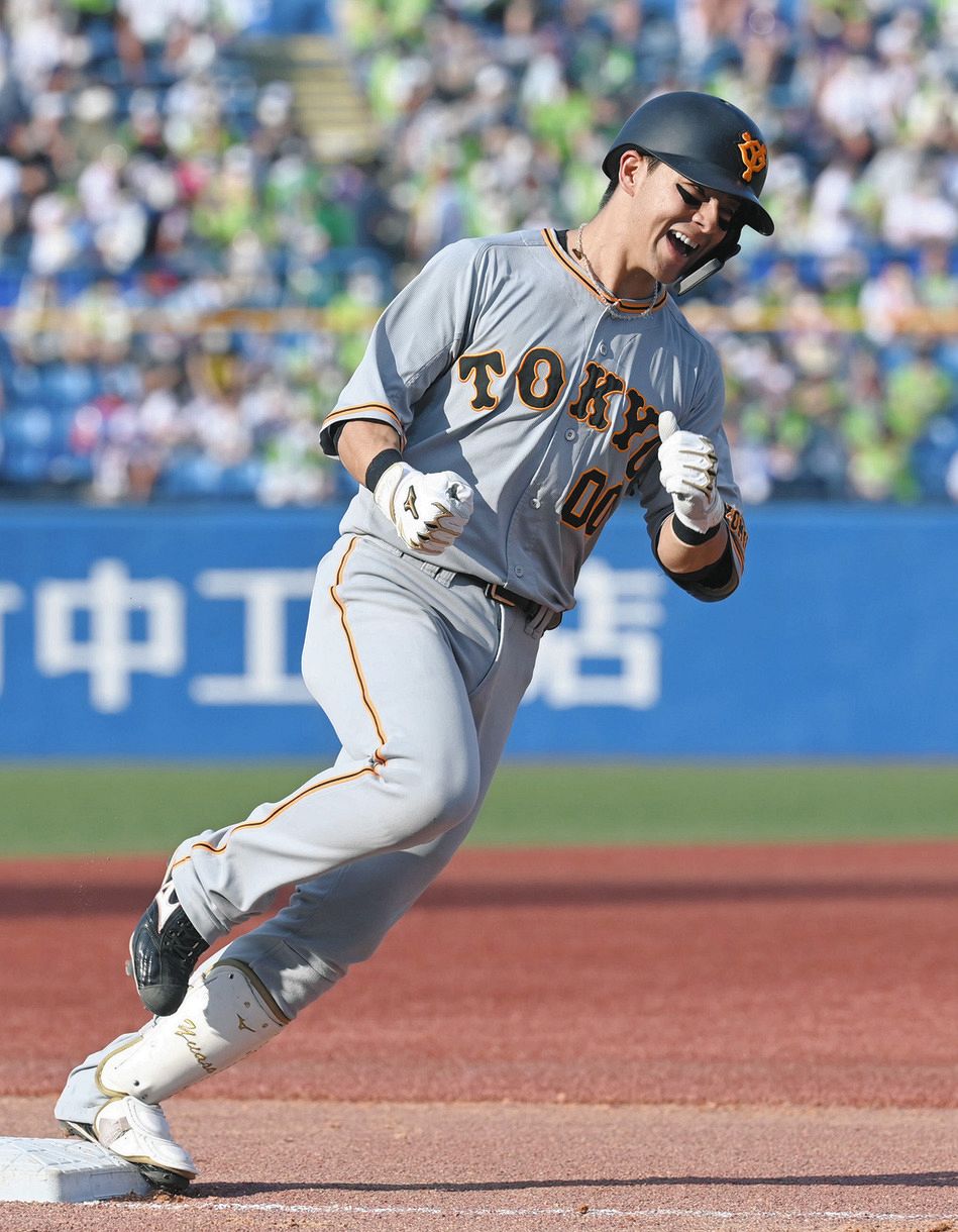 巨人】「ピッチャーに向かっていくのを二岡さんに言われ」湯浅大がプロ