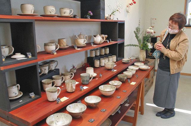 越前焼作家の土肌生かす器 越前町 新藤さん展示：日刊県民福井Web