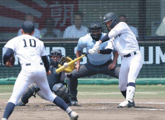 2回、山田頼旺が満塁一掃打 中京大中京が2戦連続2桁安打2桁得点で