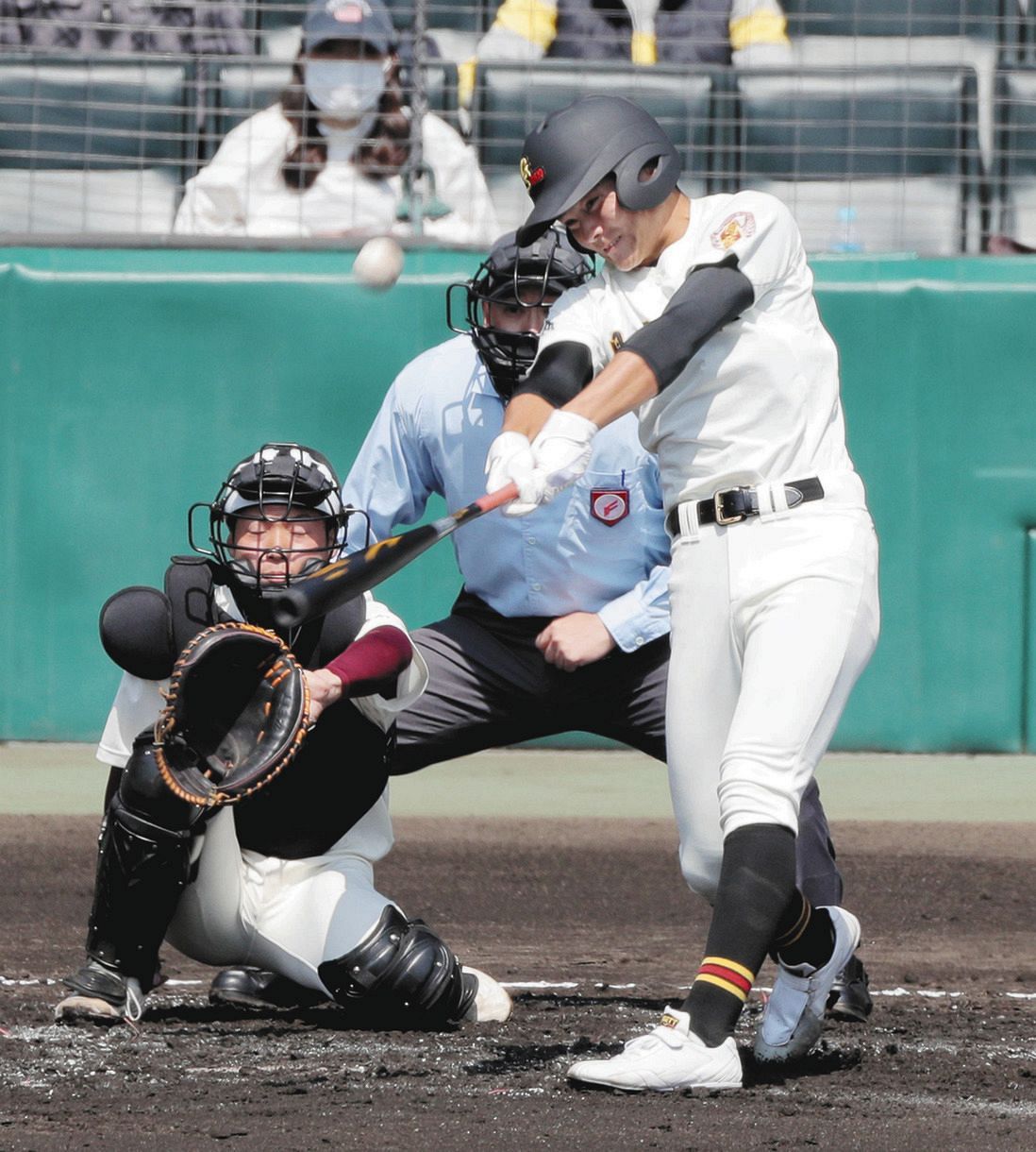 21世紀枠校の本塁打は６年ぶり 具志川商の新川が九州大会で完封された左腕から豪快な一発 センバツ 中日スポーツ 東京中日スポーツ