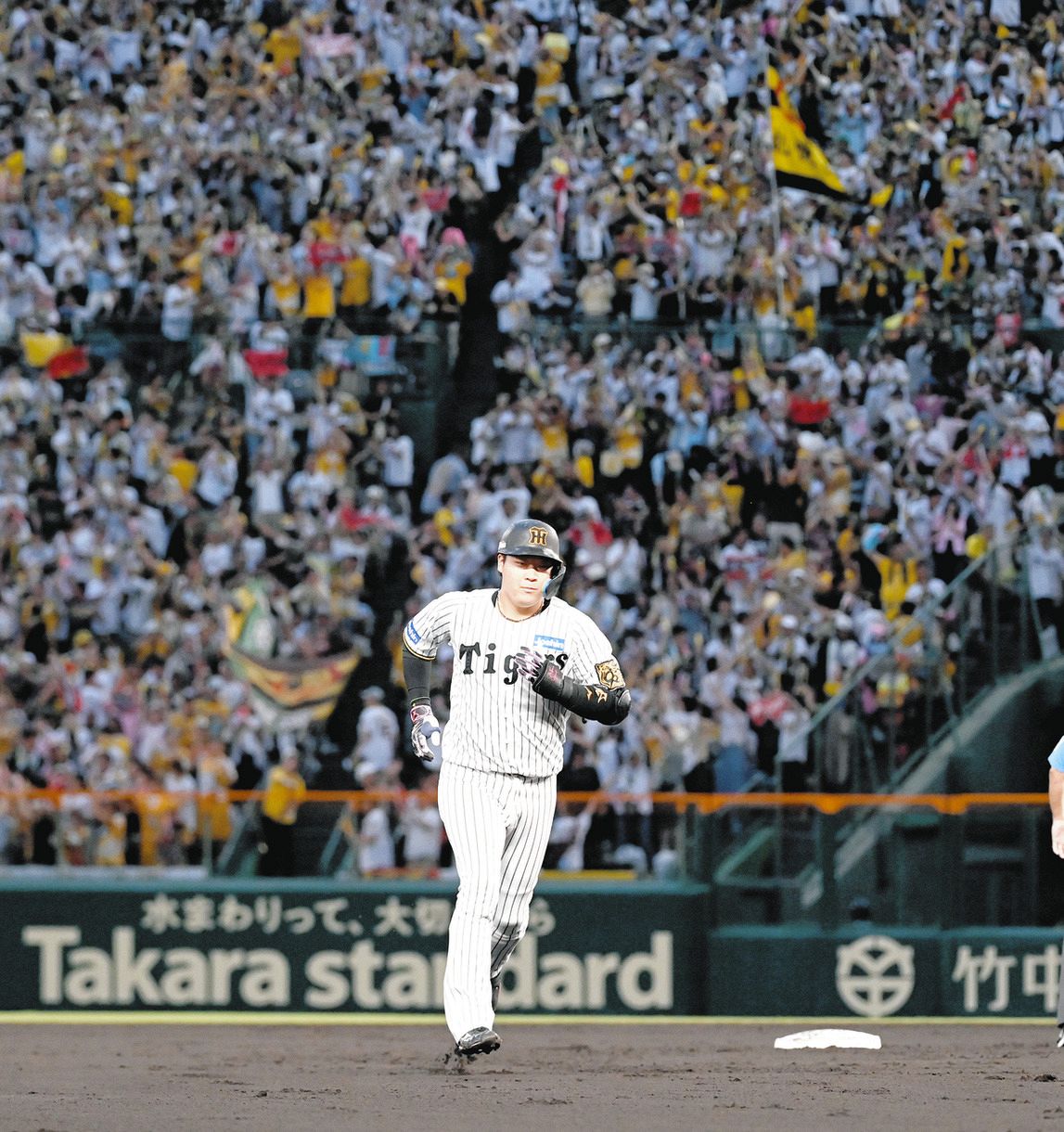 マックス 大山悠輔 2022年交流戦 本塁打王＆打点王記念フォトファイル マックス 大山悠輔 2022年交流戦 本塁打王＆打点王記念フォトファイル