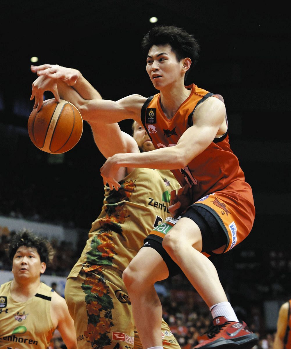 激闘の末に バスケB1準決勝・三遠ネオフェニックスは惜敗、初の決勝へ