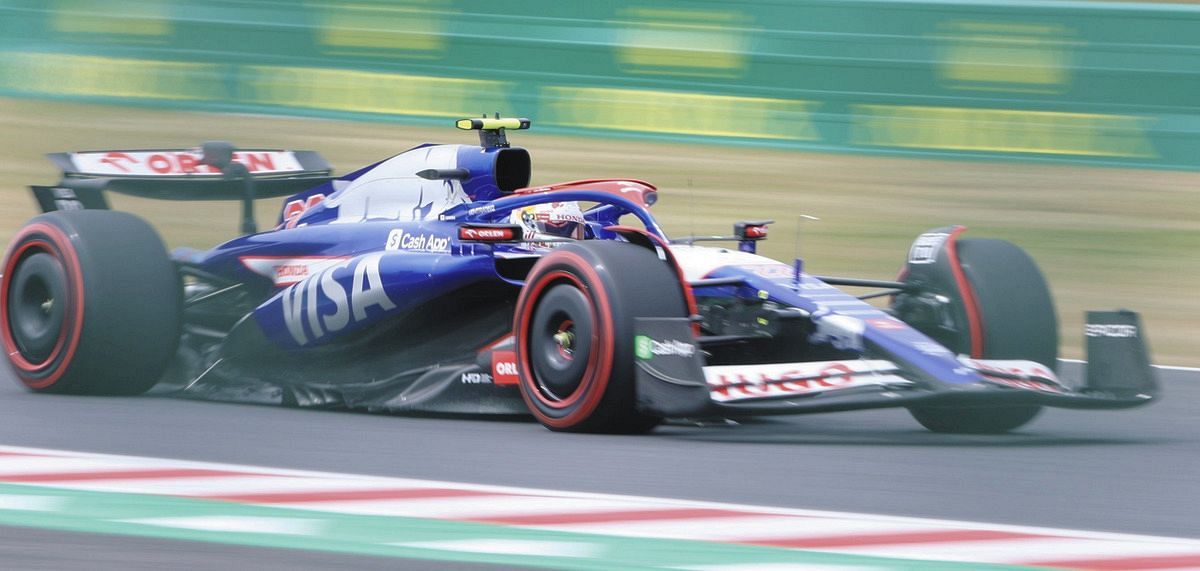 角田裕毅　鈴鹿　のぼり　日本グランプリ　F1 写真特集・予選】F1日本グランプリ2日目 角田裕毅選手が10位に