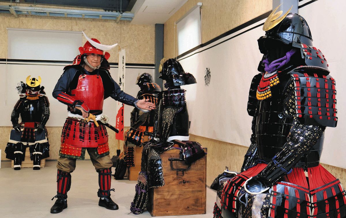 鉄板から手作り、1年かけ17領 関の甲冑製作同好会が展覧会：中日新聞Web