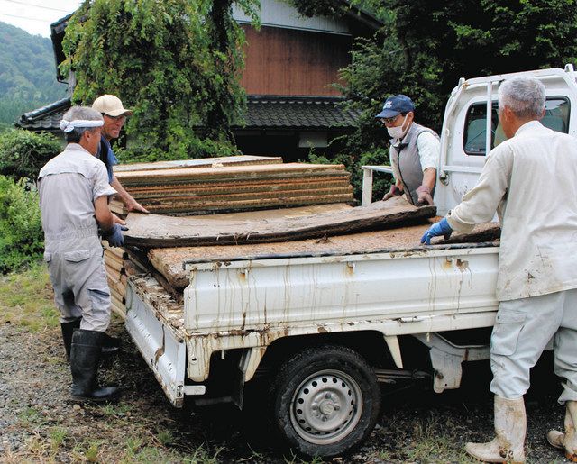 道路や家屋で泥との闘い 高時川越水から一夜明けた長浜 中日新聞web