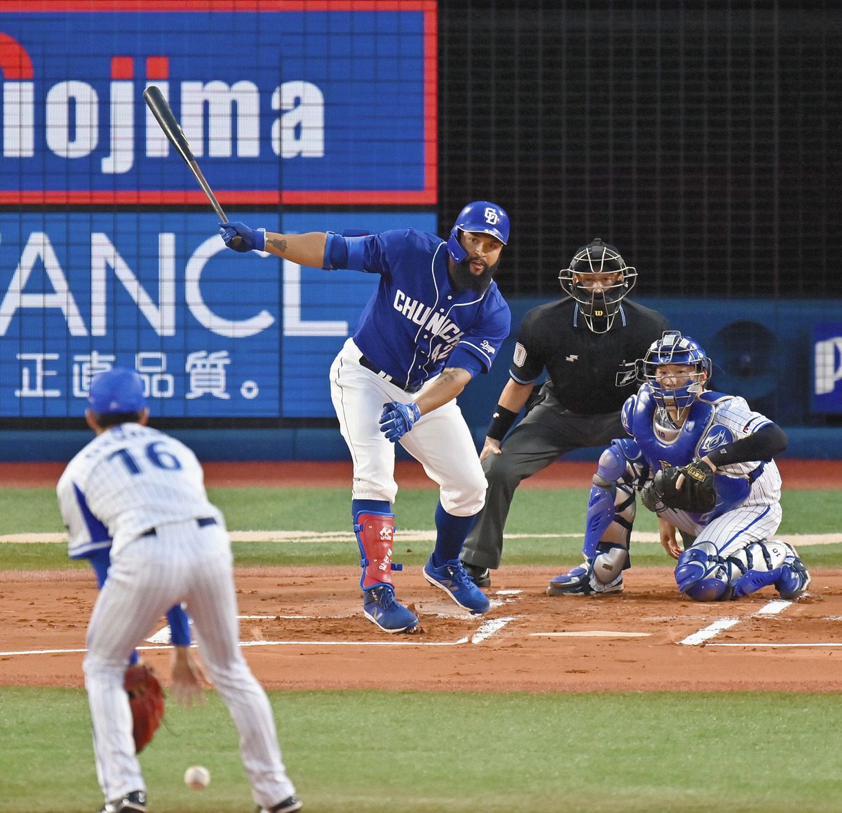 アルモンテの打球が二塁ベース直撃 ラッキー先制打に 神様のおかげだよ 中日スポーツ 東京中日スポーツ