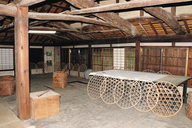 川田家住宅の２階でも昭和３０年ごろまでカイコを育てていた＝扶桑町南山名で