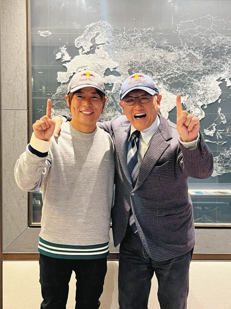 WRC初優勝を果たした勝田貴元、モリゾウこと豊田章男トヨタ会長に優勝