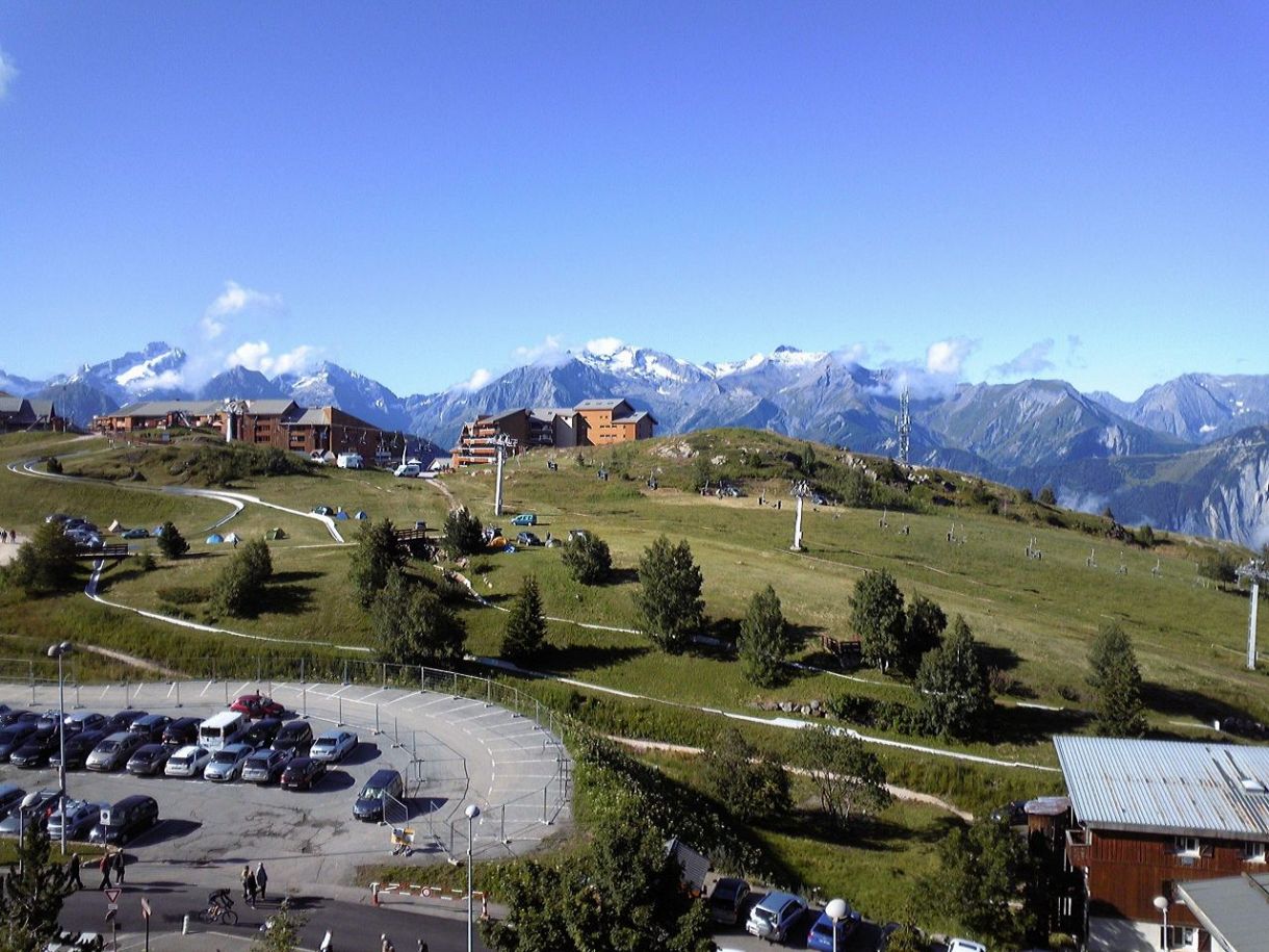グルノーブル五輪の 遺構 がある街 ラルプデュエズは大会最高の舞台 中日スポーツ 東京中日スポーツ