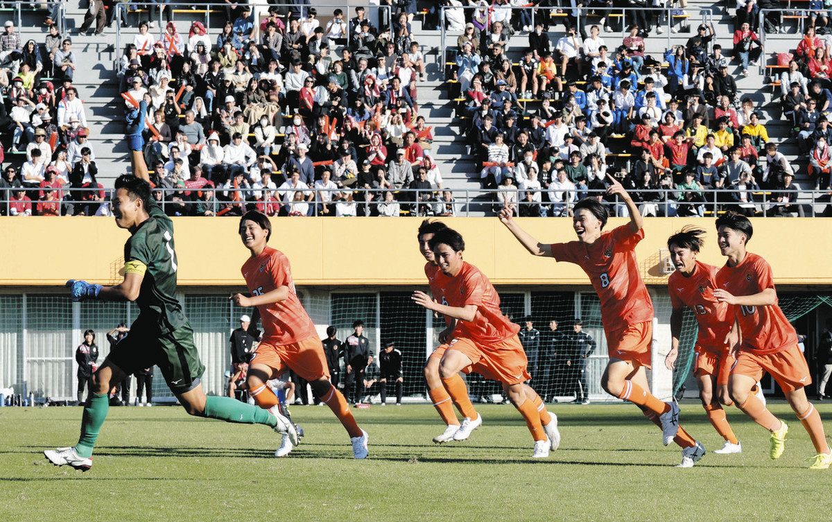 高校サッカー三重県大会決勝、津工がPK戦制し優勝 四日市工退け2