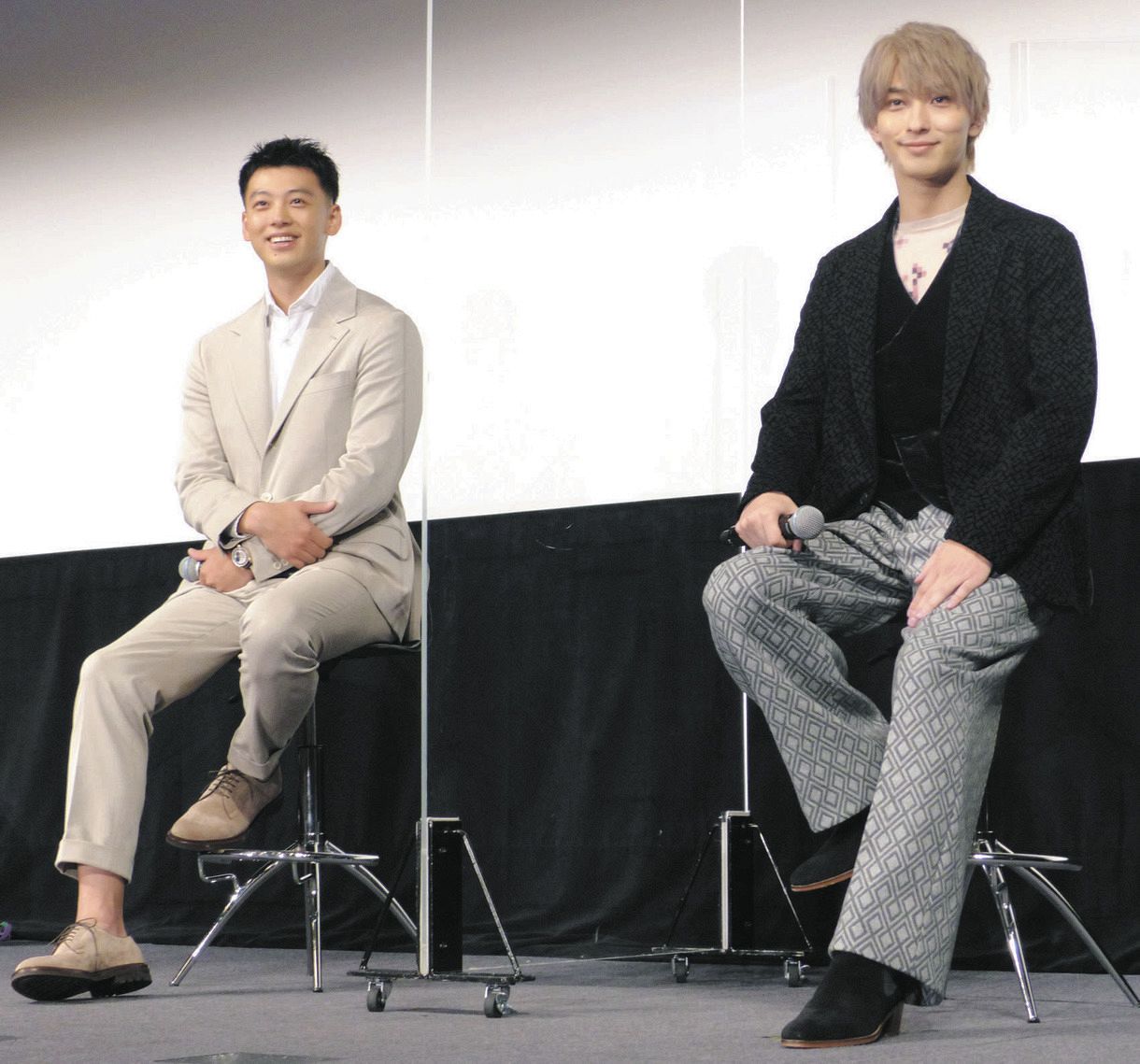 竹内涼真「つらいこと自分の活力に」横浜流星「人生は一度きり」W主演映画「アキラとあきら」イベント：中日スポーツ・東京中日スポーツ