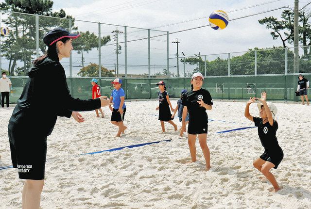 ｖリーグ女子 ブレス浜松 南区でビーチバレー教室 中日新聞しずおかweb
