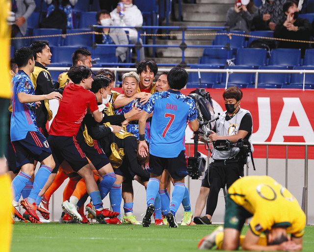 日本 崖っぷちから逆襲 サッカーｗ杯最終予選 中日新聞web