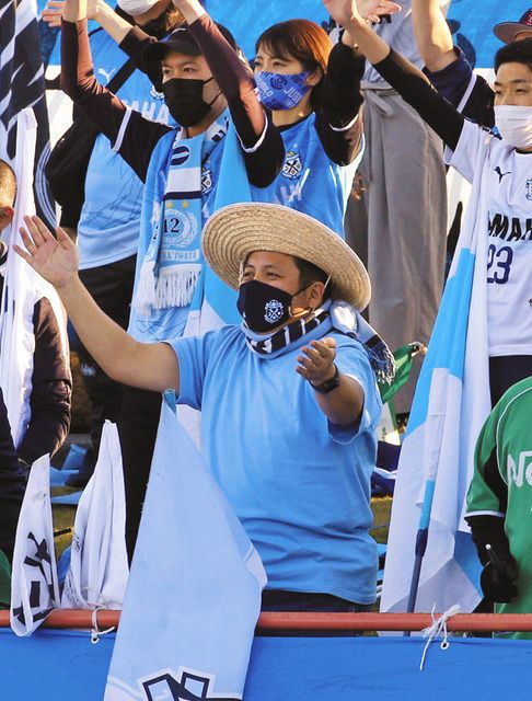 【たーちゃん】ジュビロ磐田　支給品　ハーフジップピステ たーちゃん様専用】ジュビロ磐田 支給品 ハーフジップピステ - メルカリ