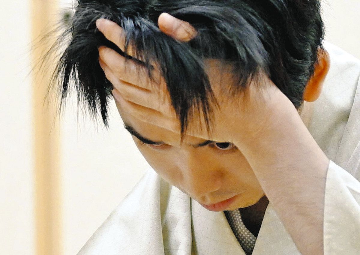 写真特集】無音撮影で迫った思案の世界 棋士が見せた繊細で深い表情