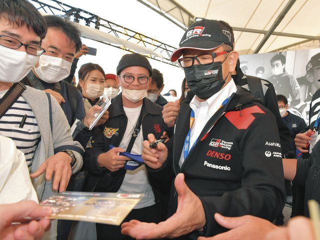 モリゾウ、サイン会大盛況：中日スポーツ・東京中日スポーツ
