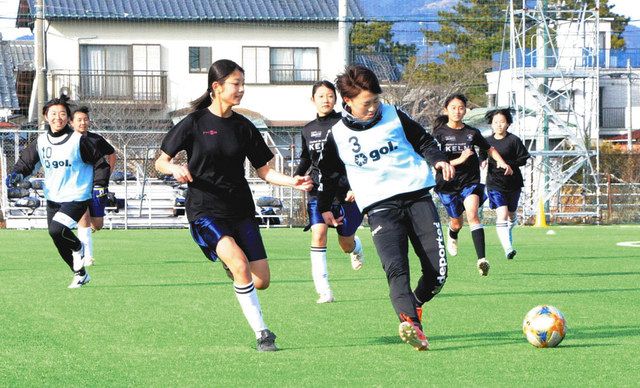 ルクレ選手らが女子中学生に技直伝 焼津でサッカー教室 中日新聞しずおかweb