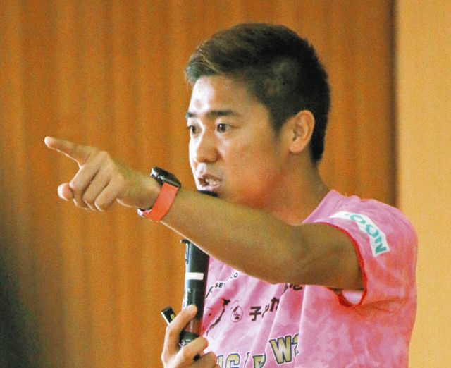 夢はかなうもの」 元Jリーガーの村田さん、大津・瀬田小で講演：中日