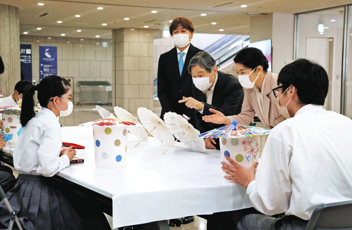 石川】両陛下視察、広がる笑顔:北陸中日新聞Web 石川】両陛下視察、広がる笑顔:北陸中日新聞Web