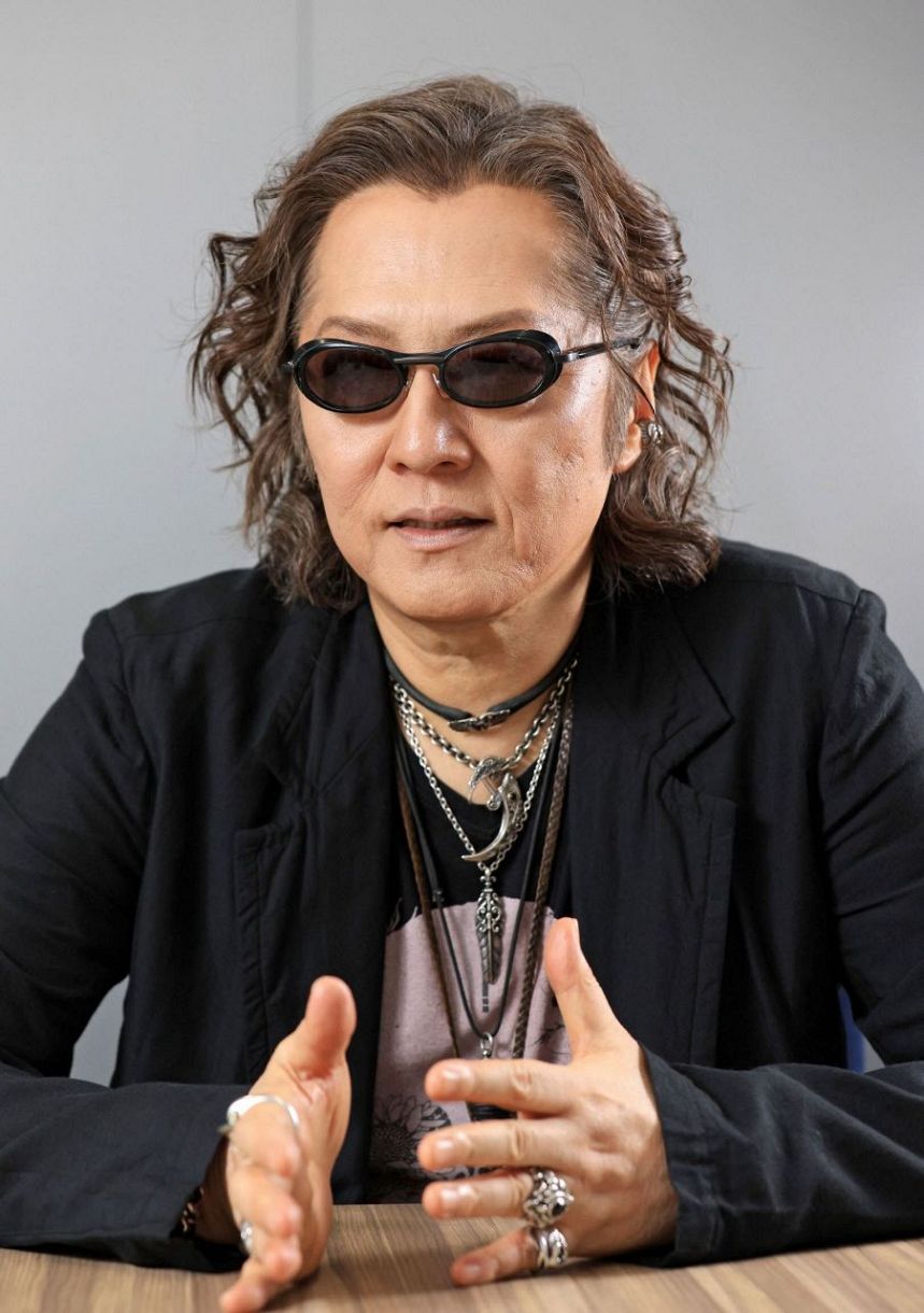 父の助言に奮起 再始動 アーティストの石井竜也さん〈家族のこと話そう