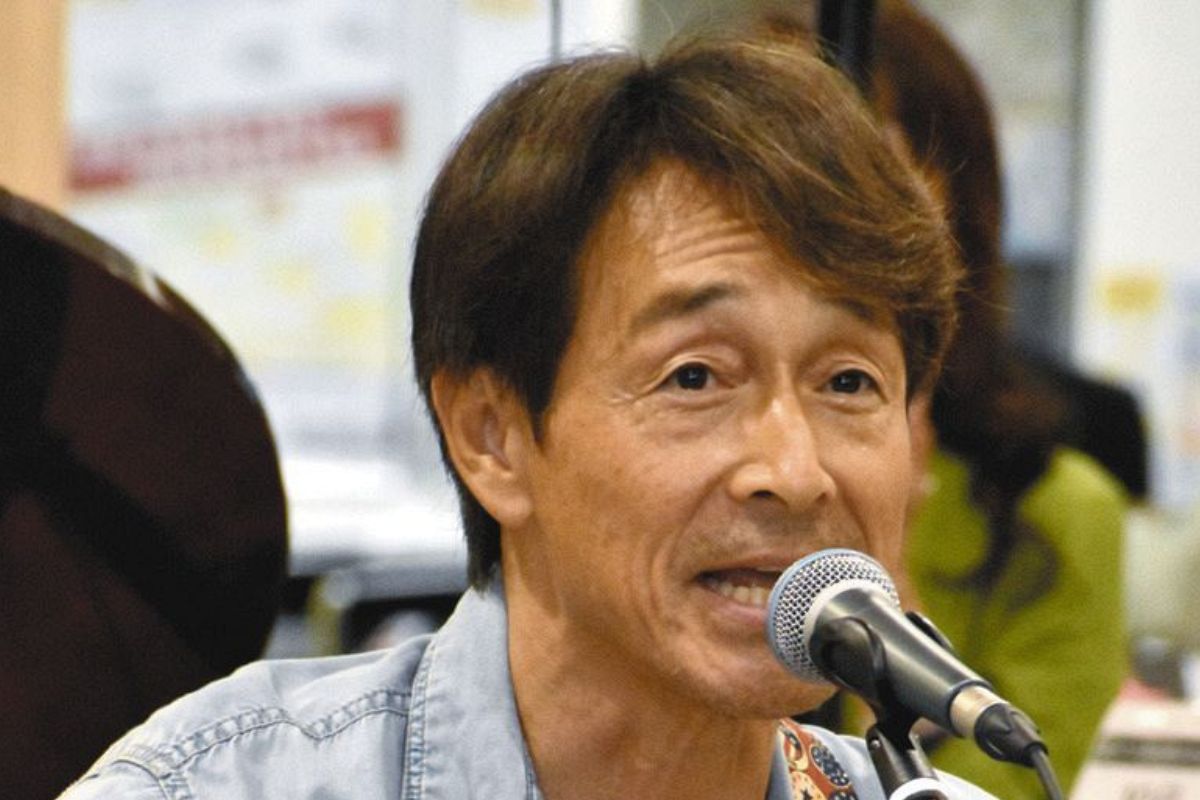 吉田栄作さん、名鉄百貨店一宮店前で熱唱 「会場が一つになった」:中日新聞Web