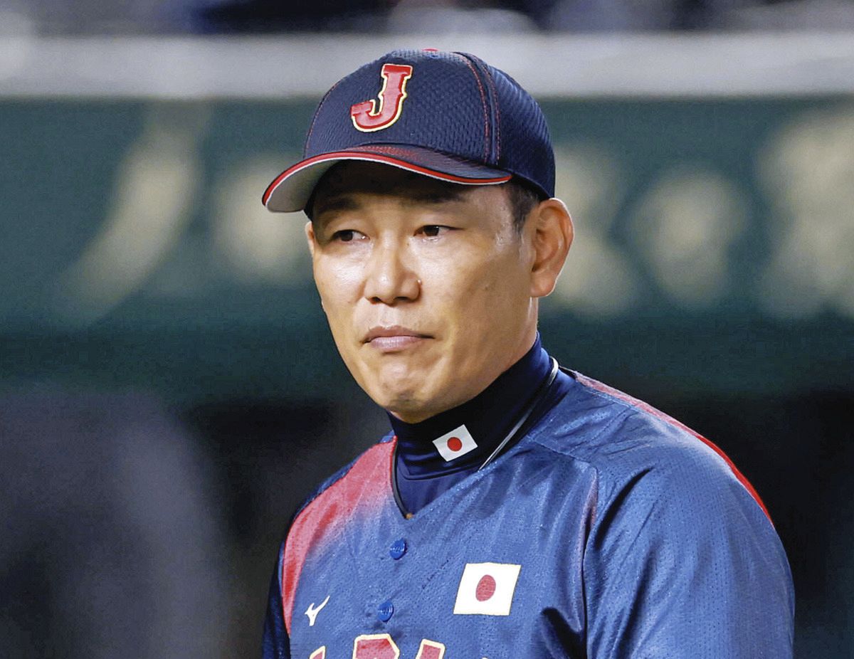 スポーツ 2/26 前列B段 侍ジャパン対ソフトバンク 一階内野指定席 