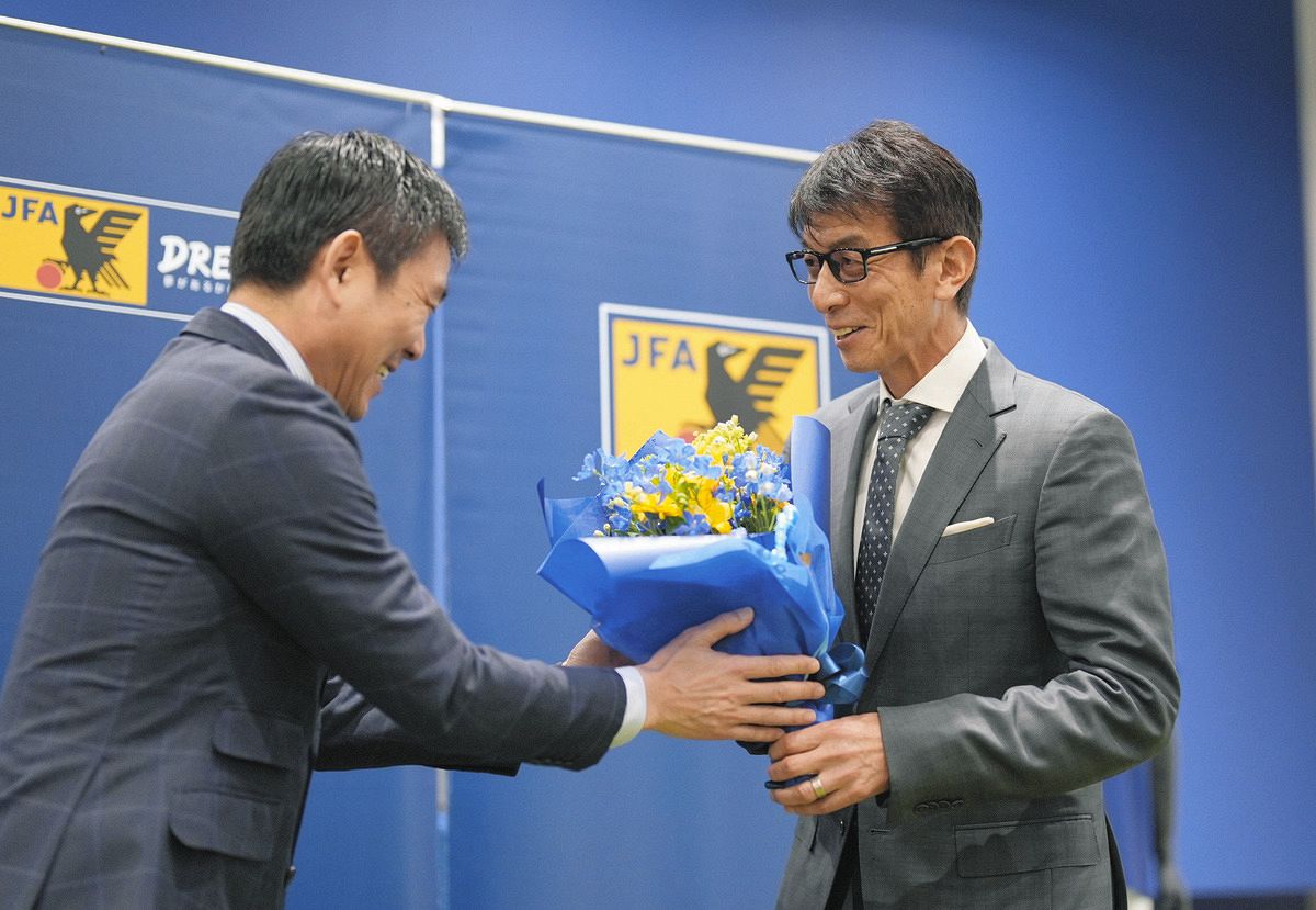 井原正巳さん「情熱はまだまだ衰えていない」日本サッカー殿堂レリーフ