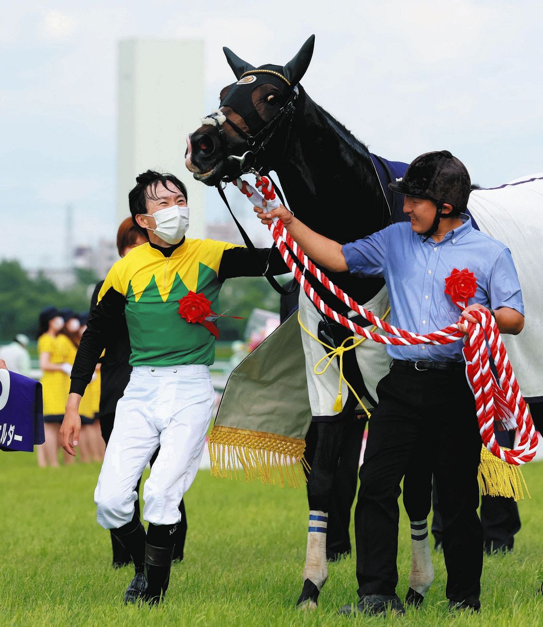 タイトルホルダーでＧ1連覇の横山和生「僕がひるまないように馬を信じて一緒に走った」【宝塚記念】：中日スポーツ・東京中日スポーツ