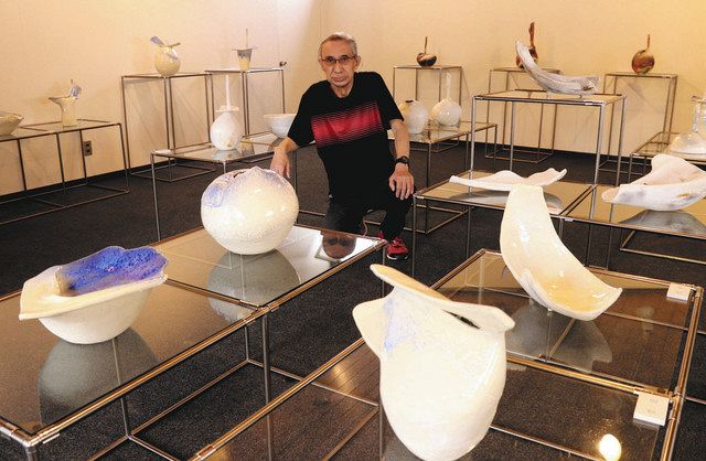 冬景色や雪の結晶を陶芸で表現 信楽の高橋さんの初個展：中日新聞Web