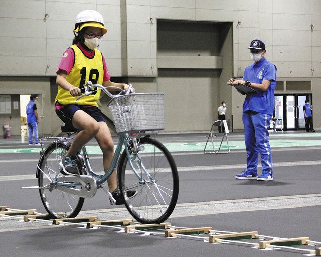 小学生が安全走行の技競う 名古屋で自転車県大会：中日新聞Web