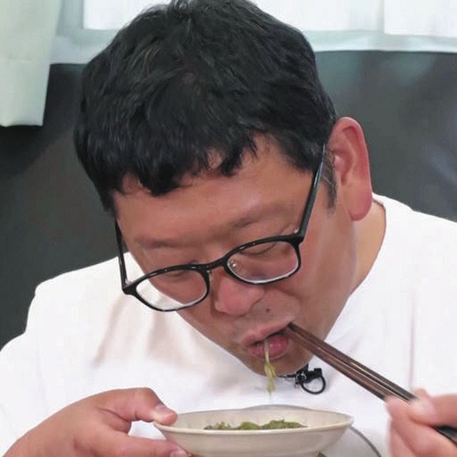 食前にめがぶを食べるチャンカワイ