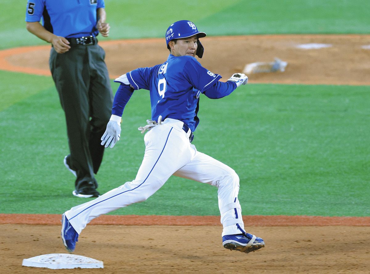 中日・石伊雄太、反撃のタイムリー二塁打も…金丸に白星をつけることが