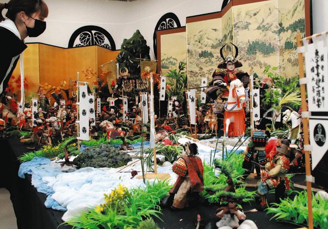 迫力420体「杭瀬川の戦い」　関ケ原で武者人形絵巻展