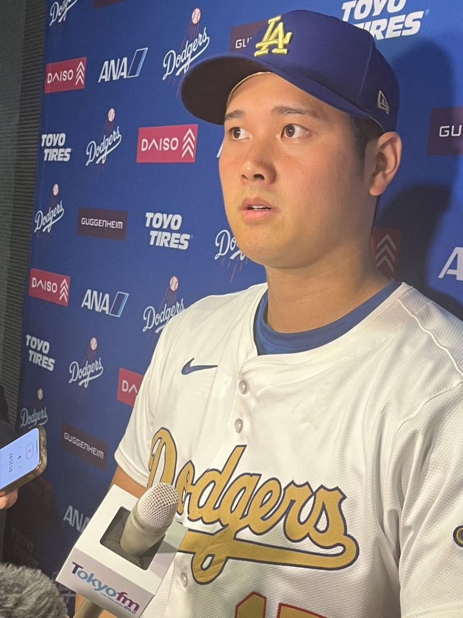 大谷翔平、ドジャース優勝セレモニーで実感「連覇したい」… 伝説的