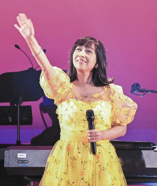 お帰り 岡村孝子 白血病から復帰 ２年９カ月ぶり公演 中日新聞web